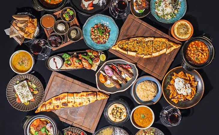 ووهو يُعيد تعريف تجربة الإفطار في أوّل مطعم في العالم يعمل بتقنيات الذكاء الاصطناعي